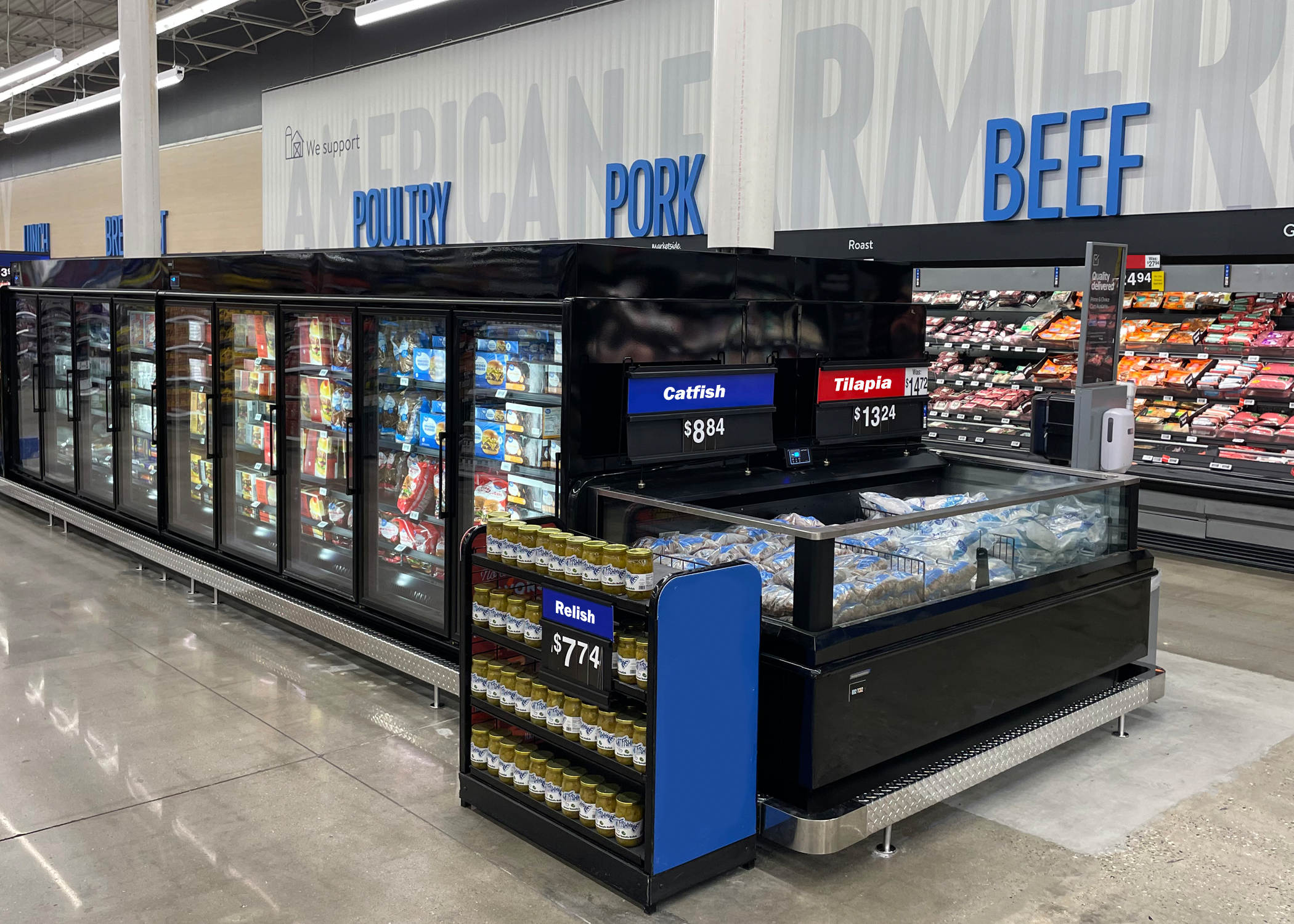 VNRZS-display-case-photo-island-configuration-OWEZV-endcap-frozen-food-ice-cream.png